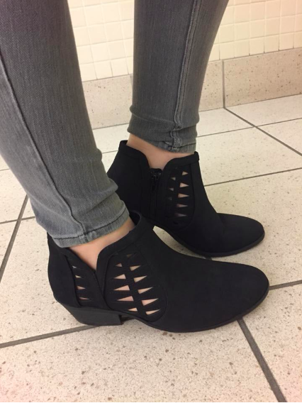 Shoes Booties Cut Out Booties Supertrash Cut Out Booties black casual look 