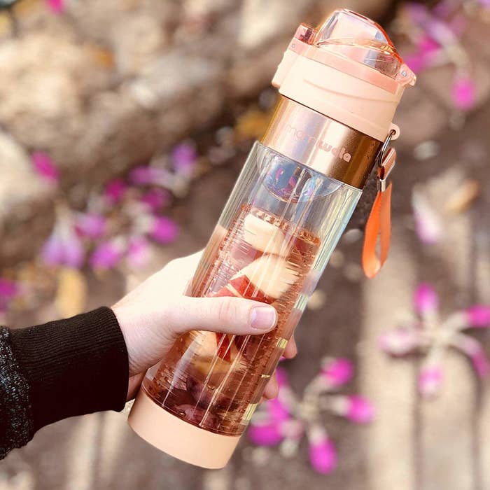 Just 14 Water Bottles That You'll Want To Own Immediately