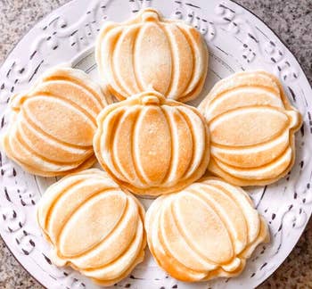 35 Products To Help You Set The ~Fall Vibes~