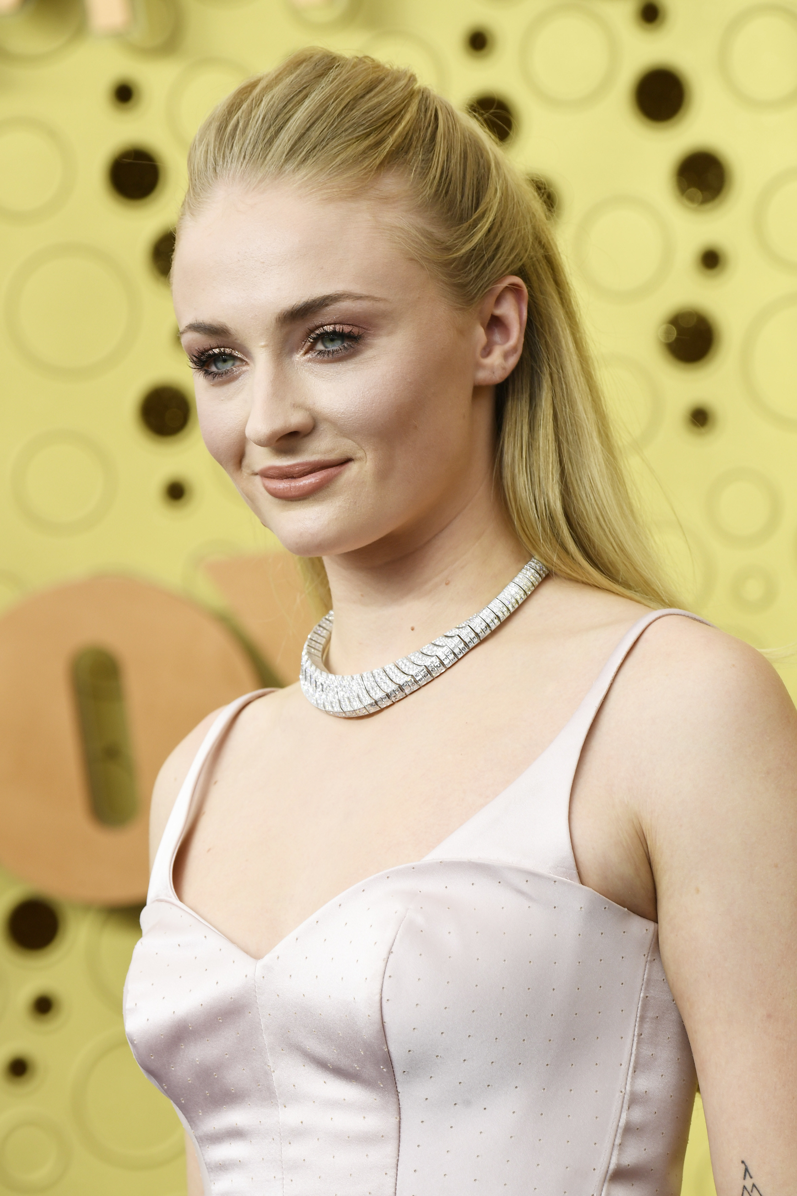 Sophie Turner Goes Solo to 2019 Emmys While Husband Joe Jonas Is