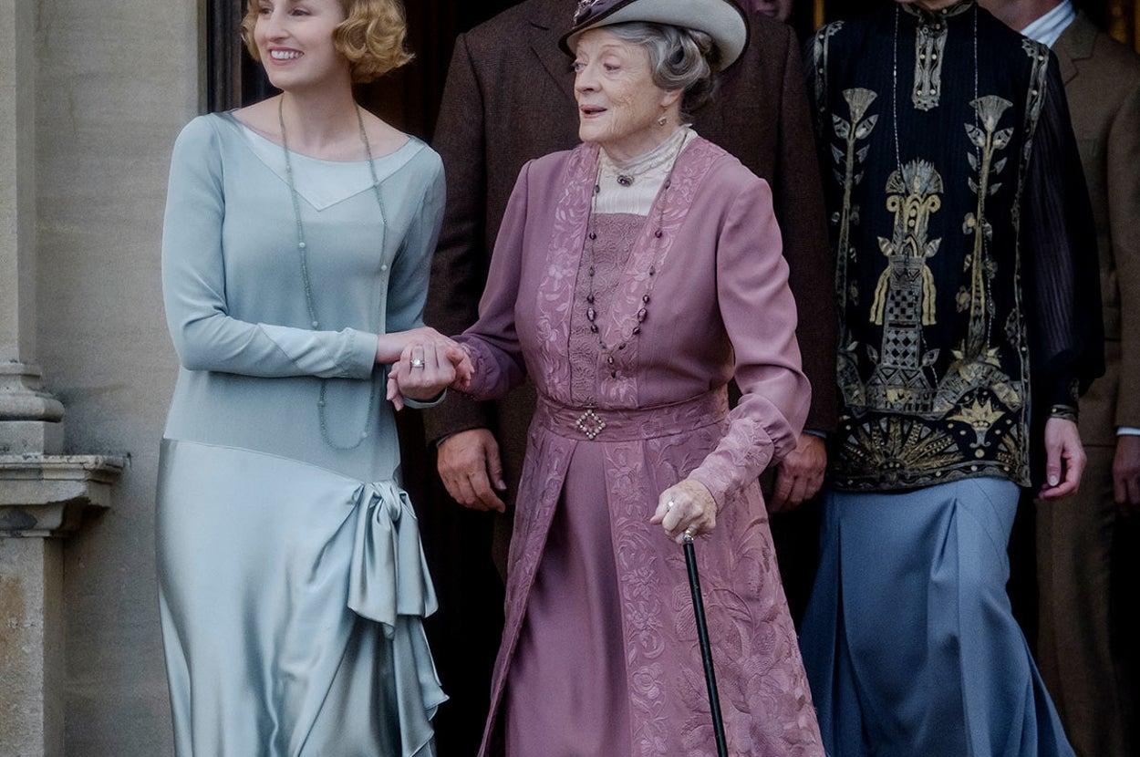 Downton Abbey's Maggie Smith Uses Her Cane To Keep Her Personal Space