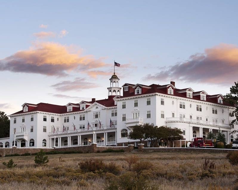22 Creepy Hotels That Probably Have Ghosts