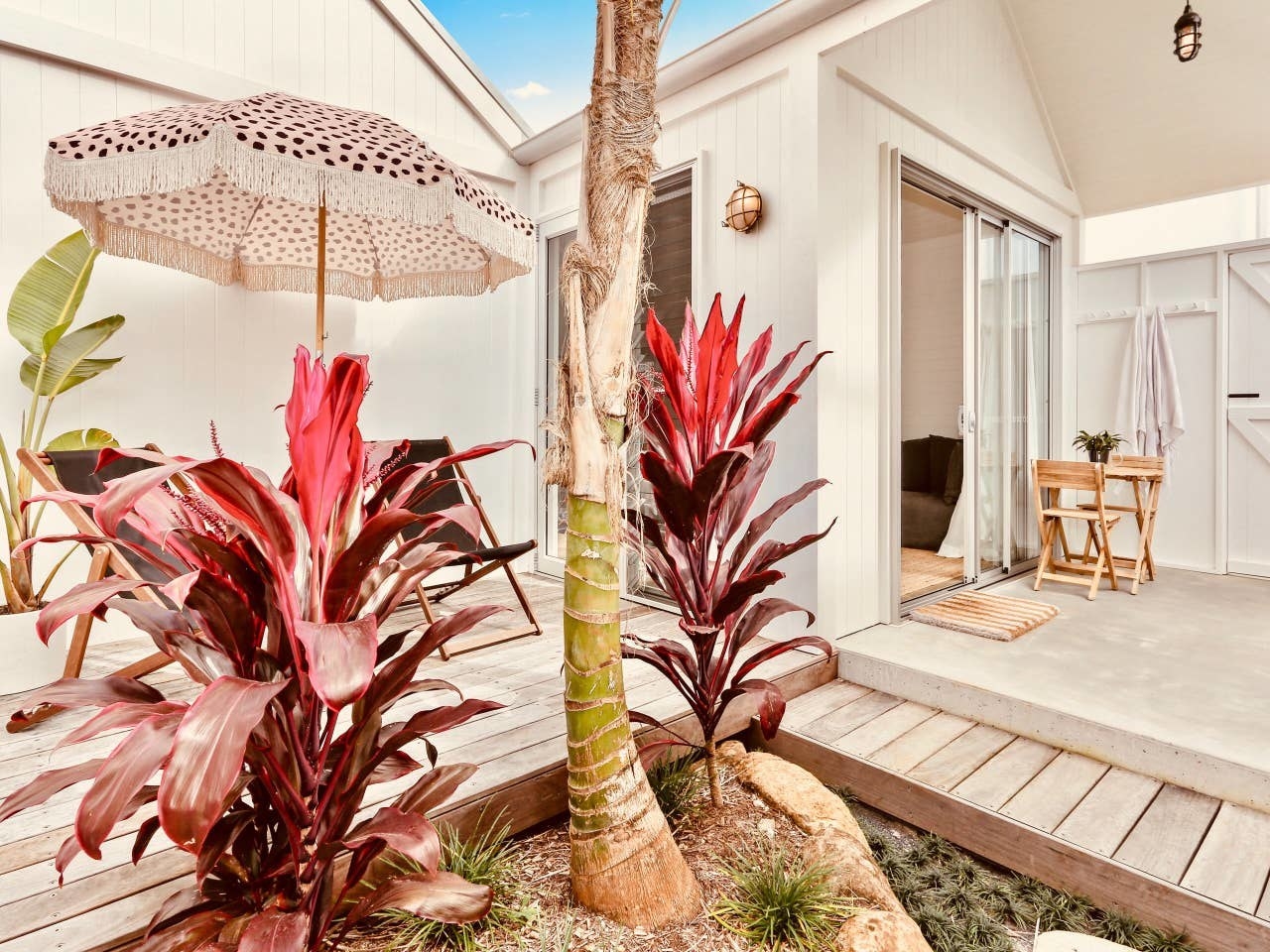 17 Beachside Airbnbs To Book Now So You Have Something To Look Forward ...