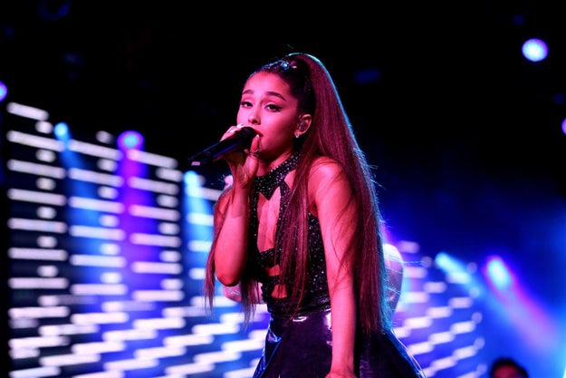 Ariana Grande suing Forever 21 for using 'lookalike' model - BBC Newsround