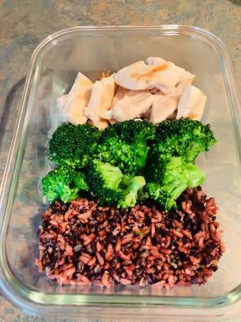 reviewer photo of a container holding rice, broccoli, and chicken breasts