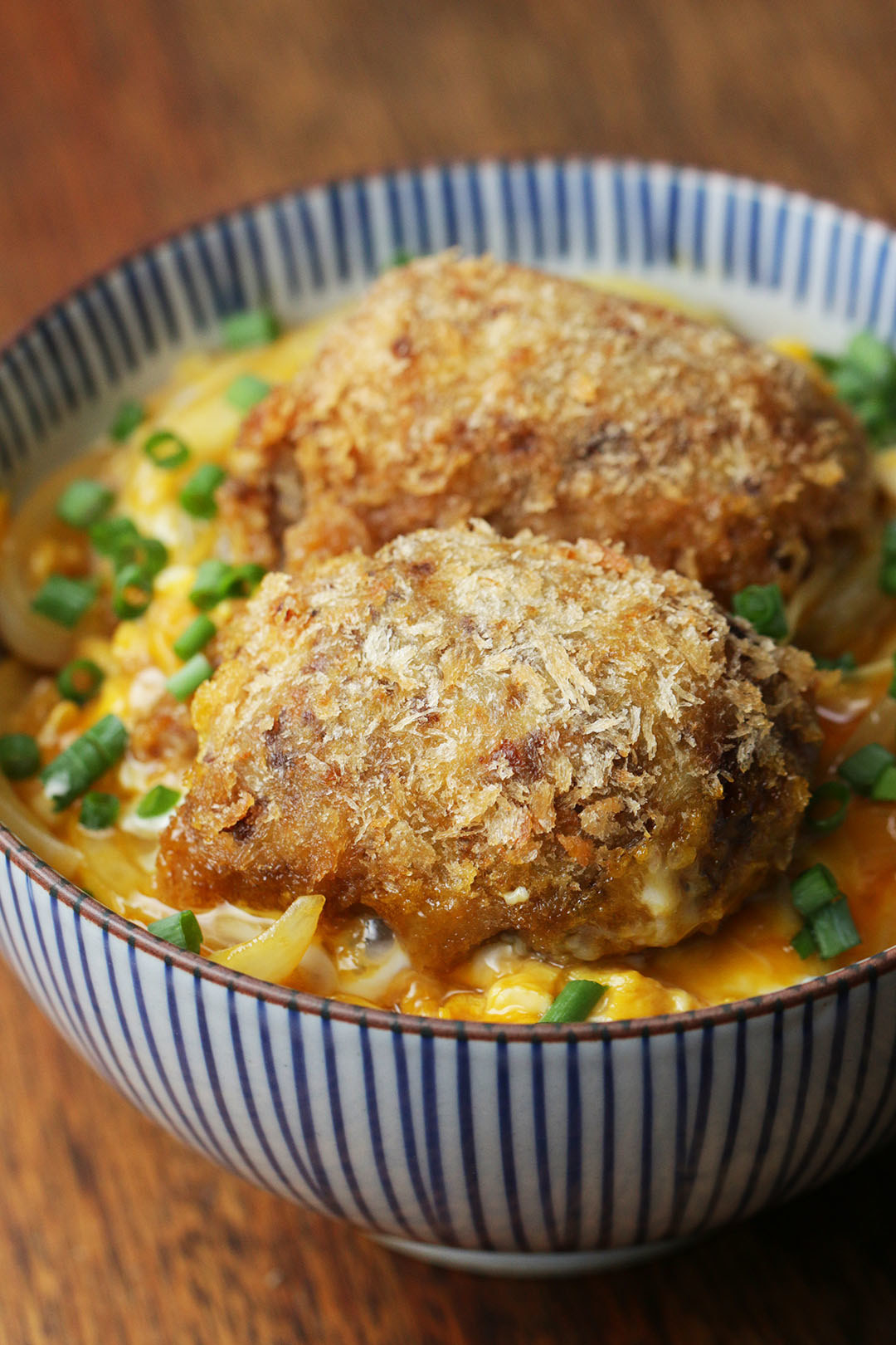 作り置きで楽ちん！コロッケの卵とじ丼