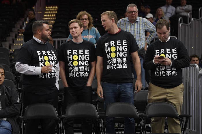 Nba Fans Kicked Out Of Games Signs Confiscated For Hong Kong Support