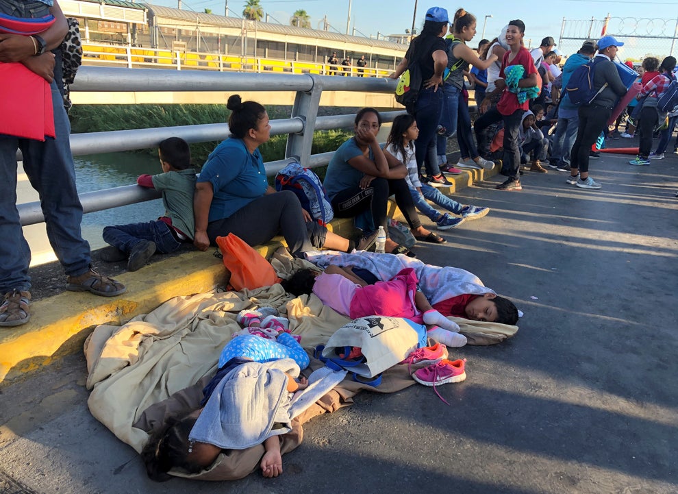 Asylum Seekers Protesting Squalid Conditions Shut Down A Us Border Crossing For 15 Hours