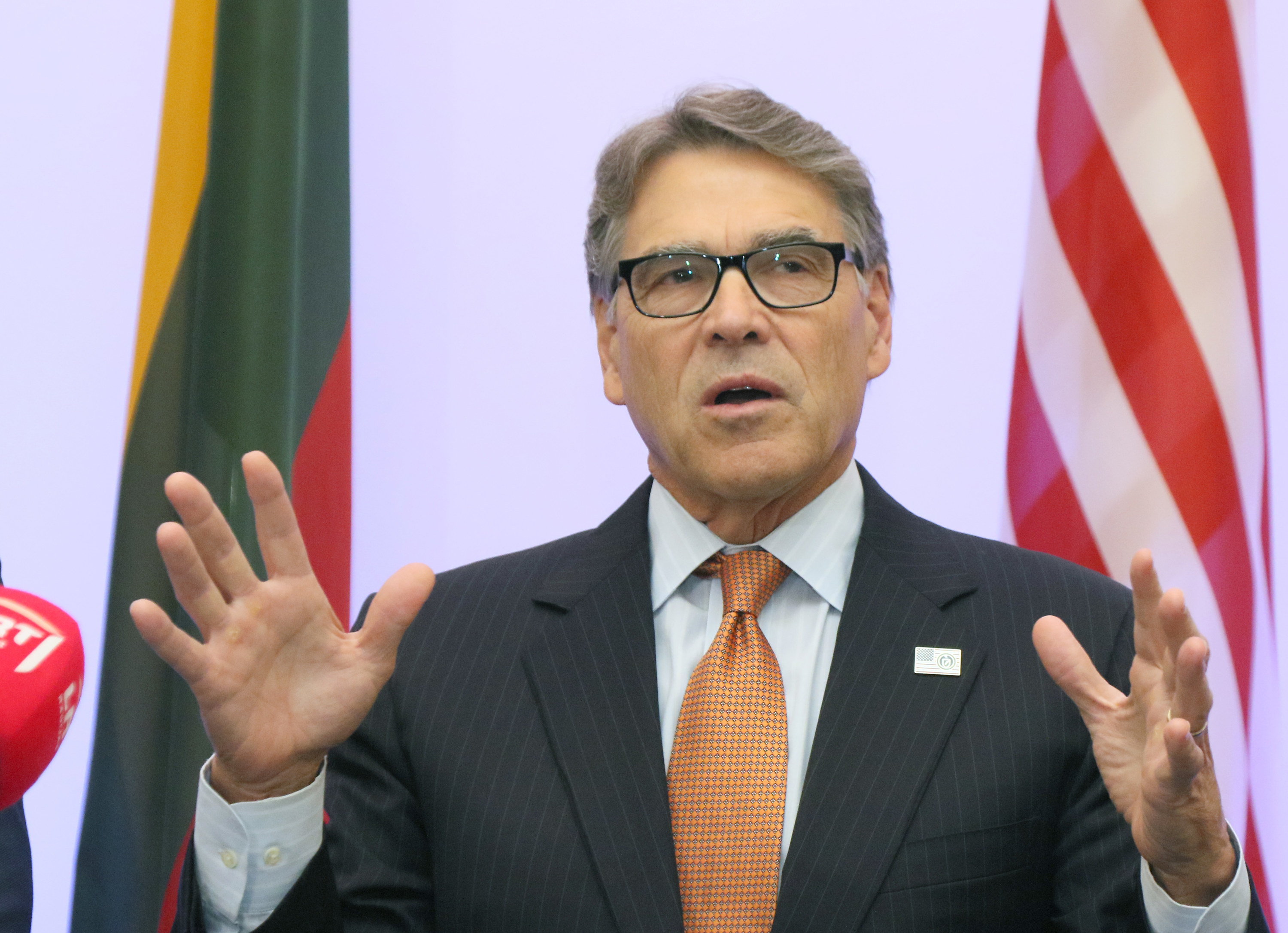 Rick Perry Resigns As Trump Energy Secretary