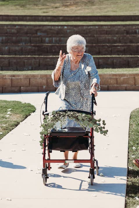 Photos This Bride Had Four Grandmothers As Her Flower Girls