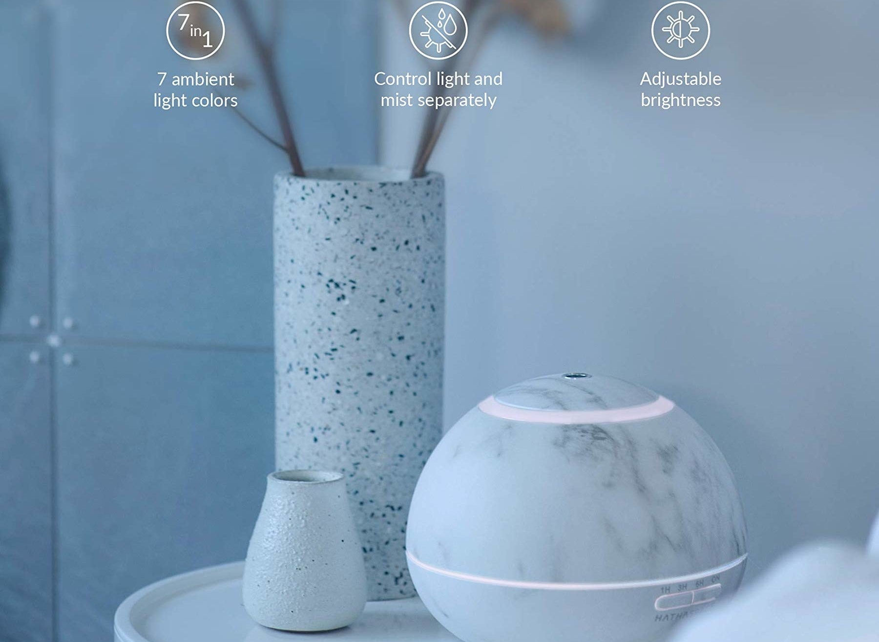 The marble-patterned aroma diffuser in white