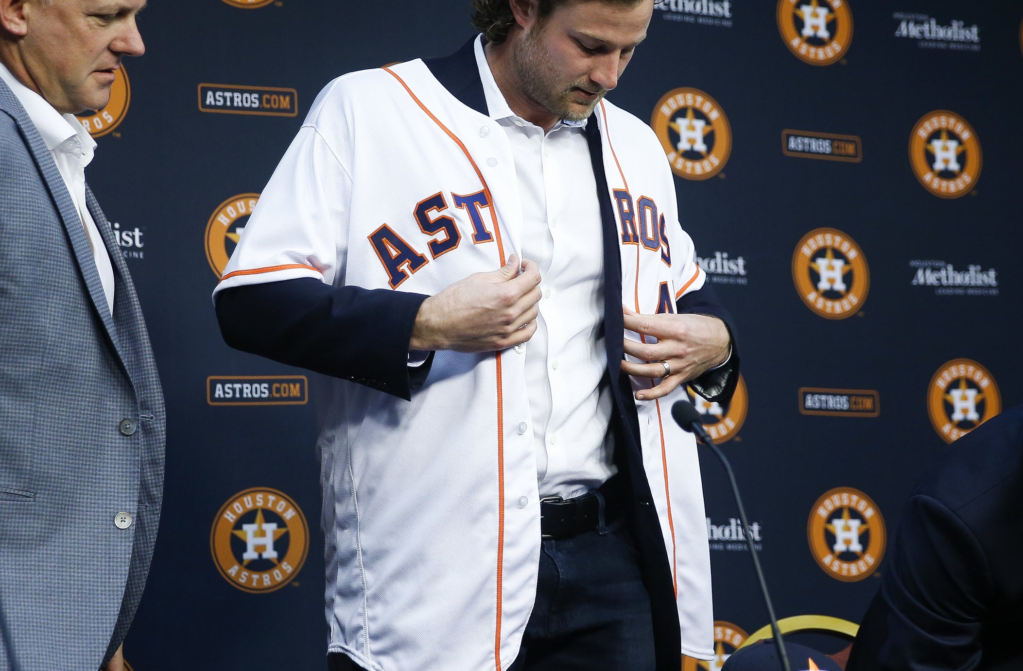 Houston Astros executive fired after 'frightening' outburst toward female  reporters: 'We were wrong' - ABC News