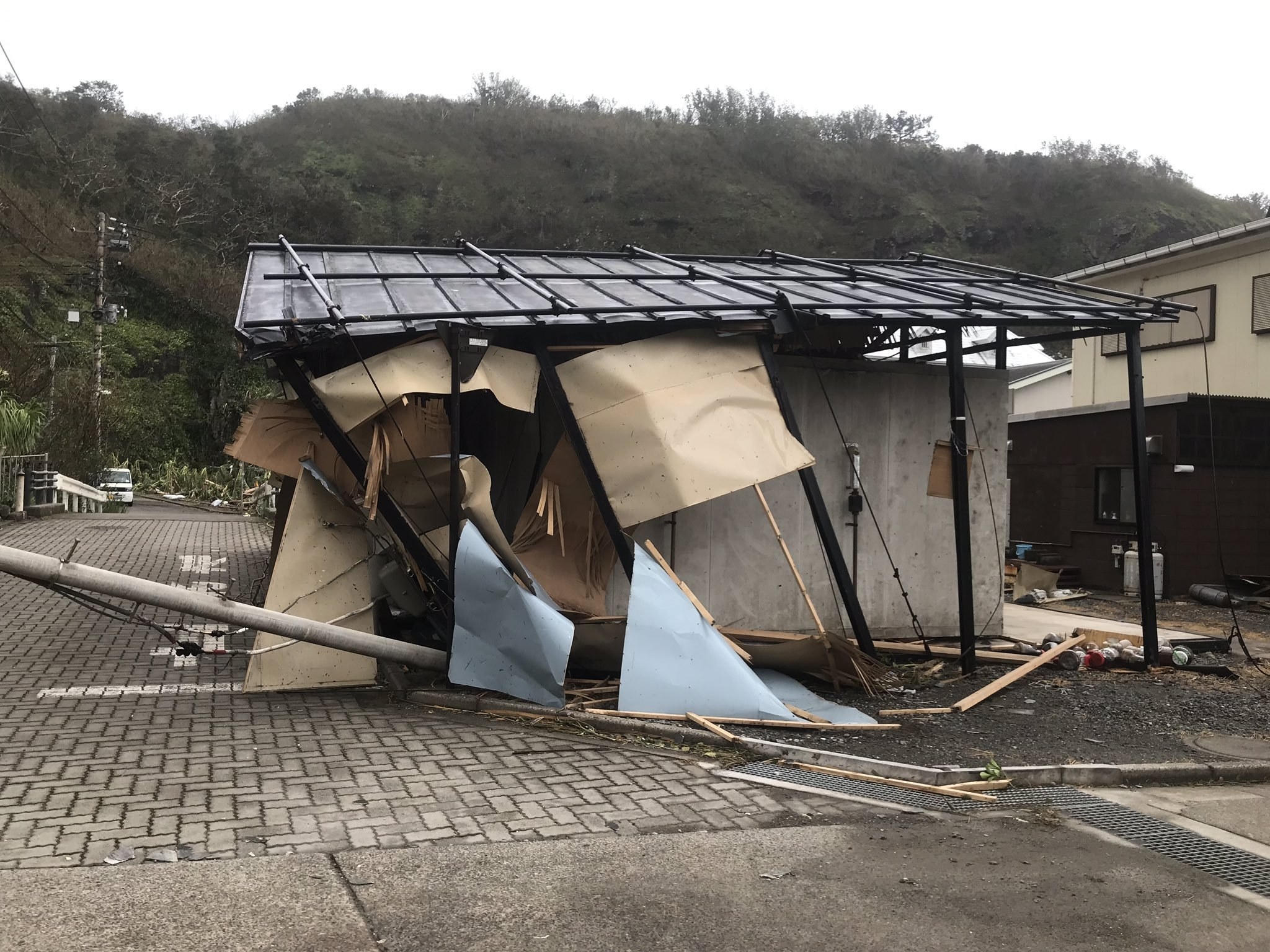 ここまで酷いのは住んでいてはじめて 台風21号が直撃した小笠原諸島はいま