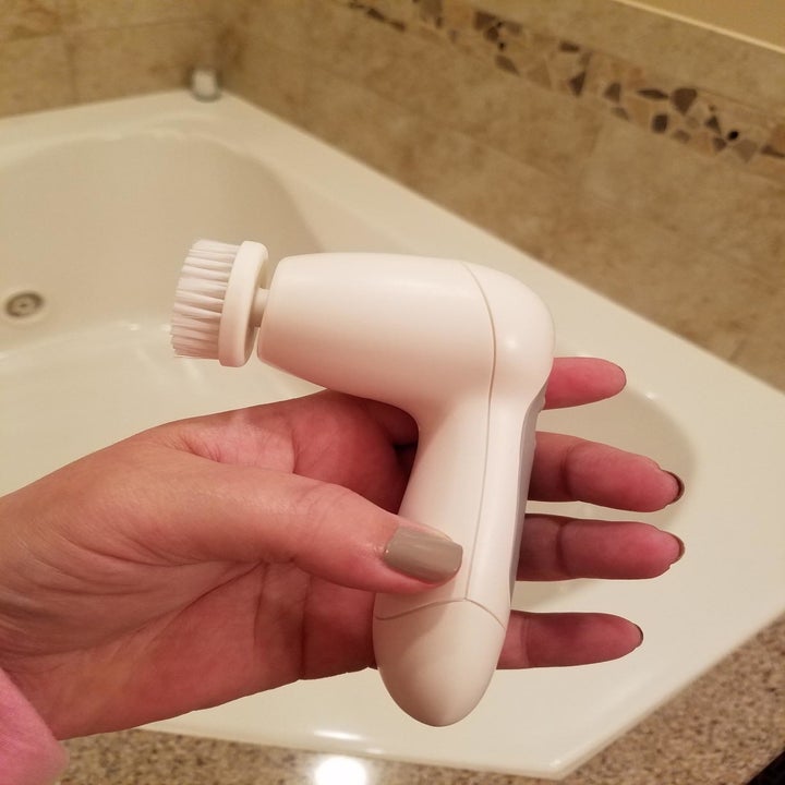 Side view of the brush