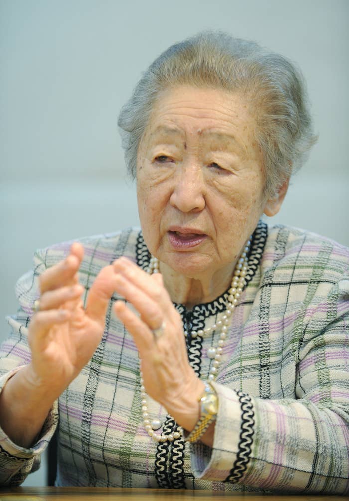 難民と「共に生きた」。緒方貞子さん死去、写真で振り返るその生涯