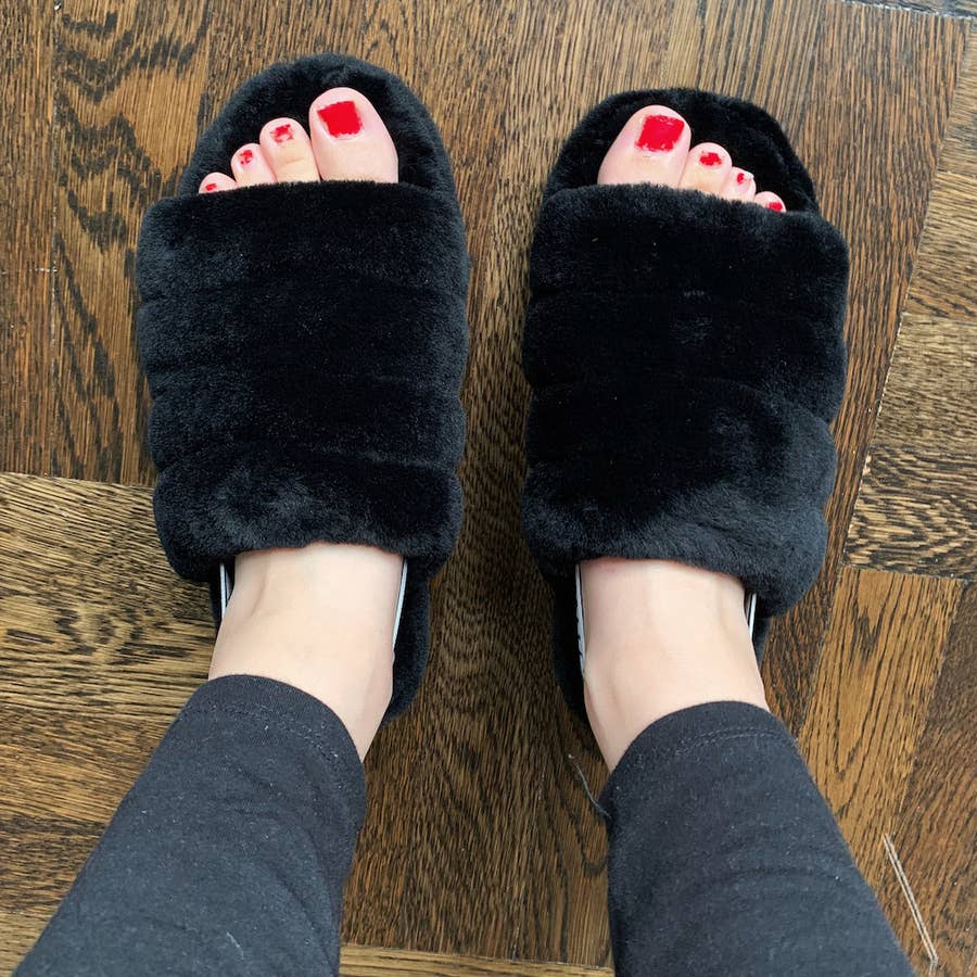 18 Best Fuzzy Slippers To Treat Feet Right In 2022