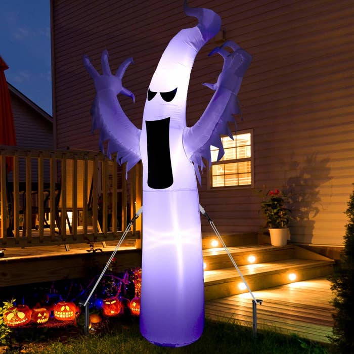 30 Pieces Of Decor For The Ultimate Halloween Party