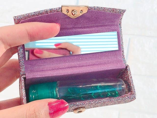 フライングタイガーさん 天才すぎる リップスティックケースが抜群の使い心地です