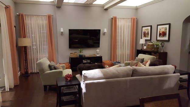 Quiz Can You Guess The Tv Show Based On The Living Room