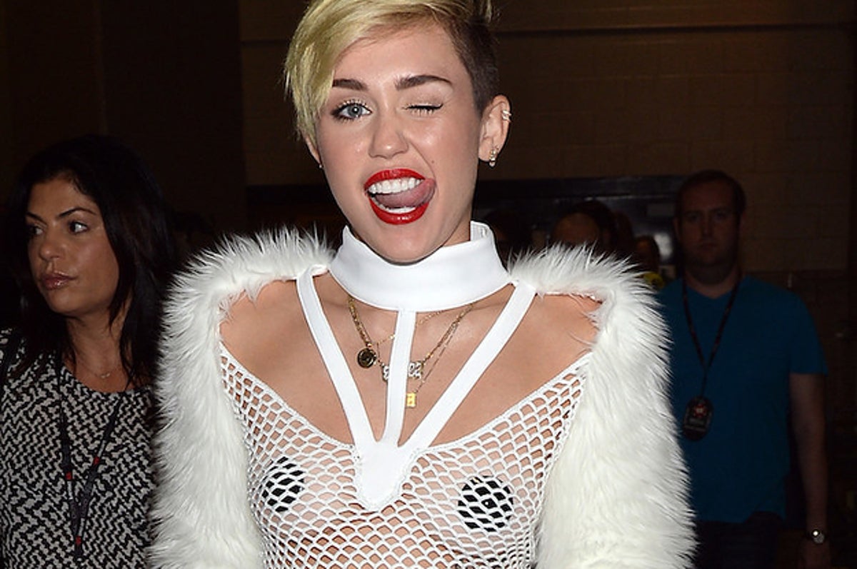 Miley Cyrus Says She Invented Nipple Pasties In 2013, But These People  Would Disagree