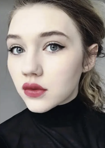 same editor shows off eyeliner wings