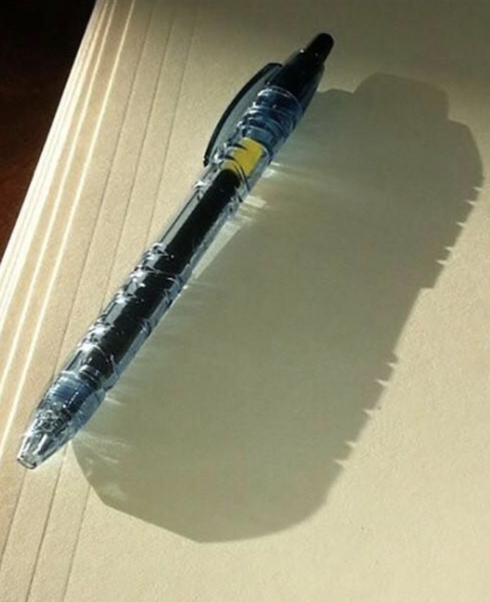 Make pen. Теневая ручка. Тень ручки. Переработанный пластик ручки. Чья ручка.