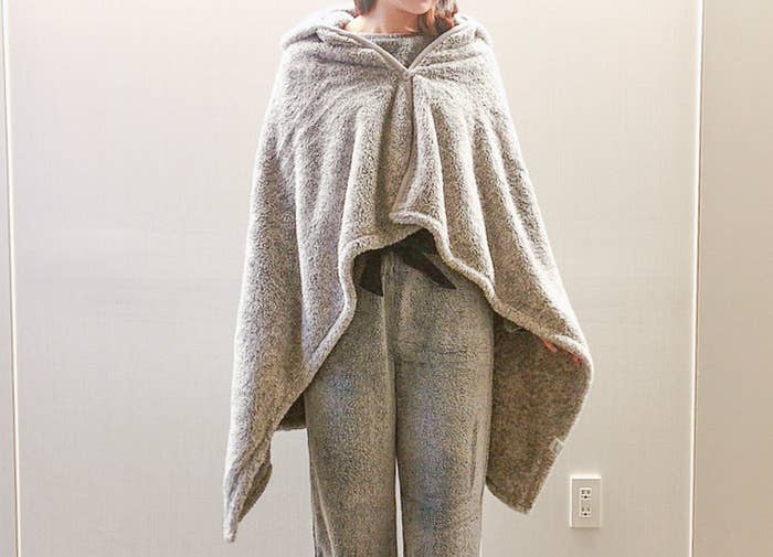 もはや着る毛布 Guから 神ブランケット が出てるんですけど もはや着る毛布 Guから 神ブランケット が出てるんですけど