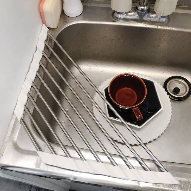 せますぎキッチンの救世主 折り畳み式コーナーラックがめっちゃ便利だよ