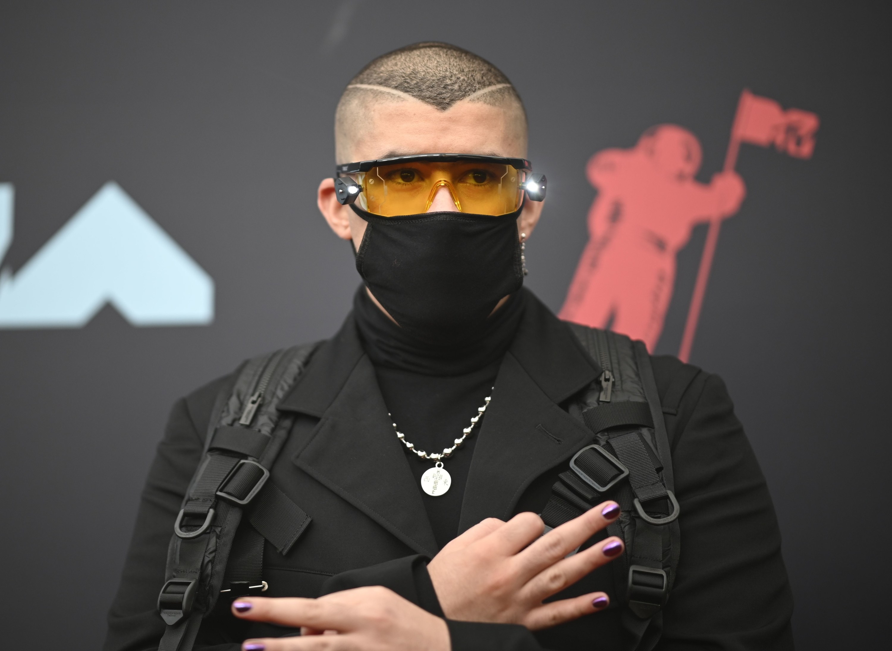 Description bad. Бэд Банни. Bad Bunny 2019. Бэд Банни фото. Bad Bunny Spotify.