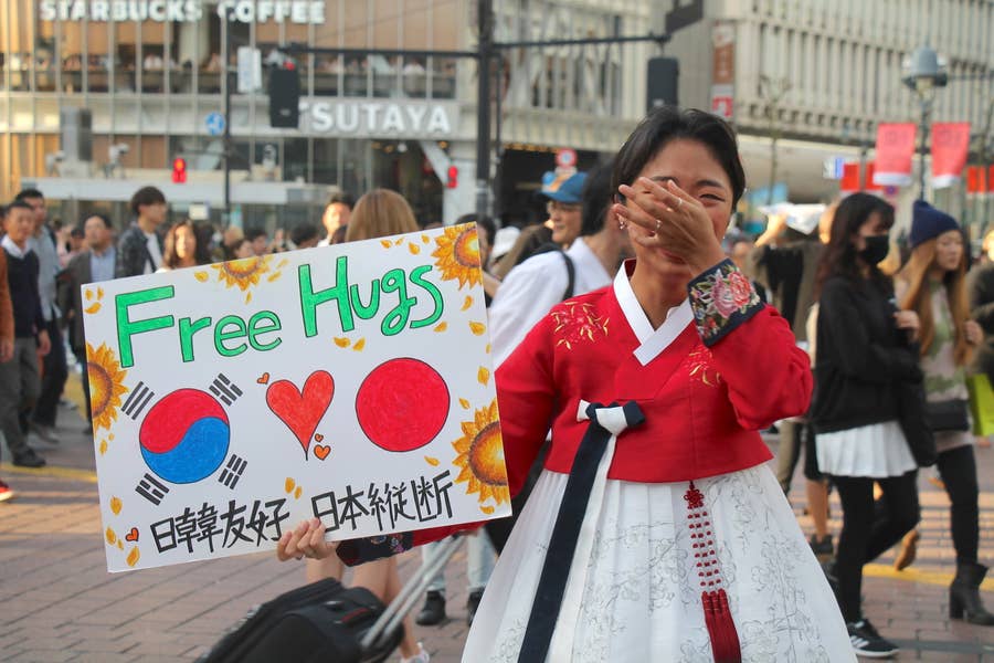 日本全国で2千人とフリーハグをした韓国人女性がいま 思うこと