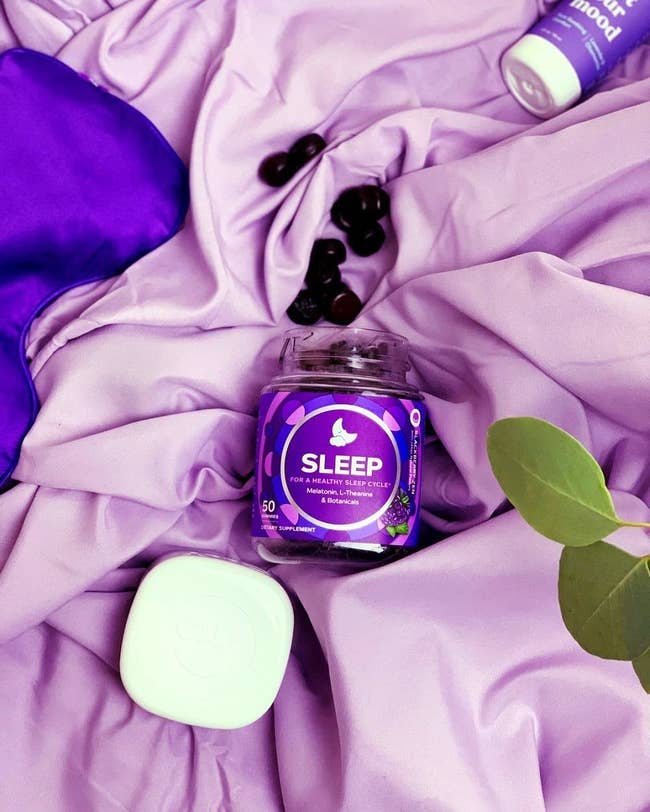 bottle of slumber gummies