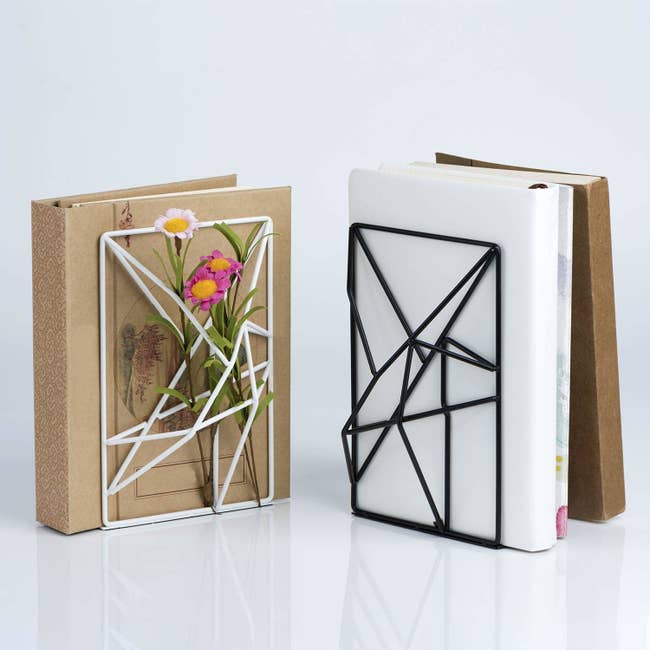Geometric bookends in black and white 
