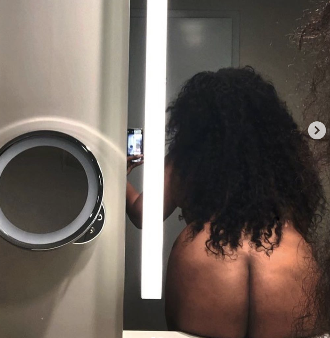 Big booty ebony twerking