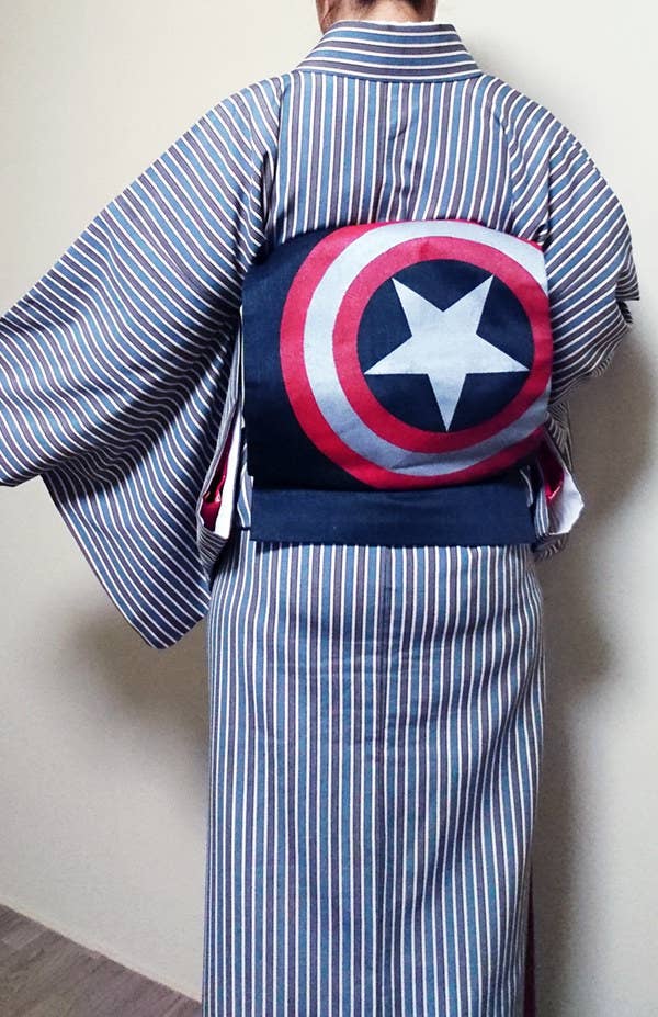 こんな身につけ方 あるんだ アベンジャーズの着物を着た女性がこちら