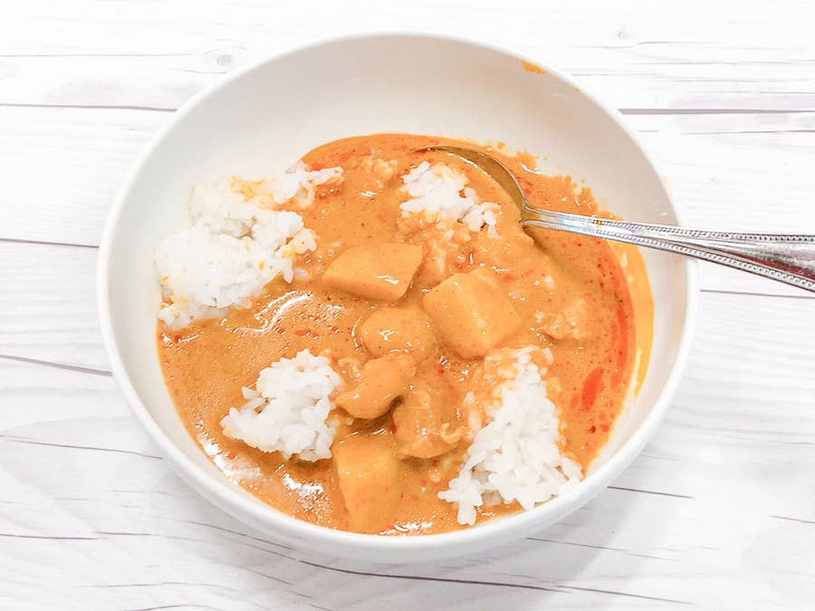 買い込んできた 週10で食べてる 西友の 150円カレー がハンパない美味しさです