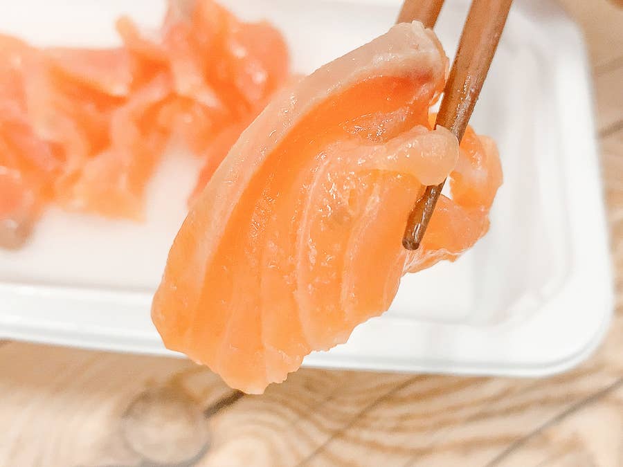 永遠に食べたい とてつもなく美味しい ファミマの スモークサーモン がびっくりするクオリティです