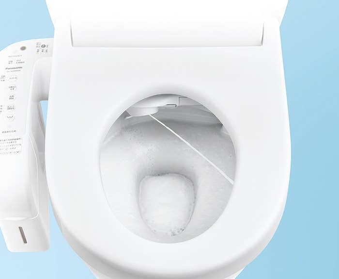 掃除は月1回でokってほんと 日本のトイレの進化がすごすぎる