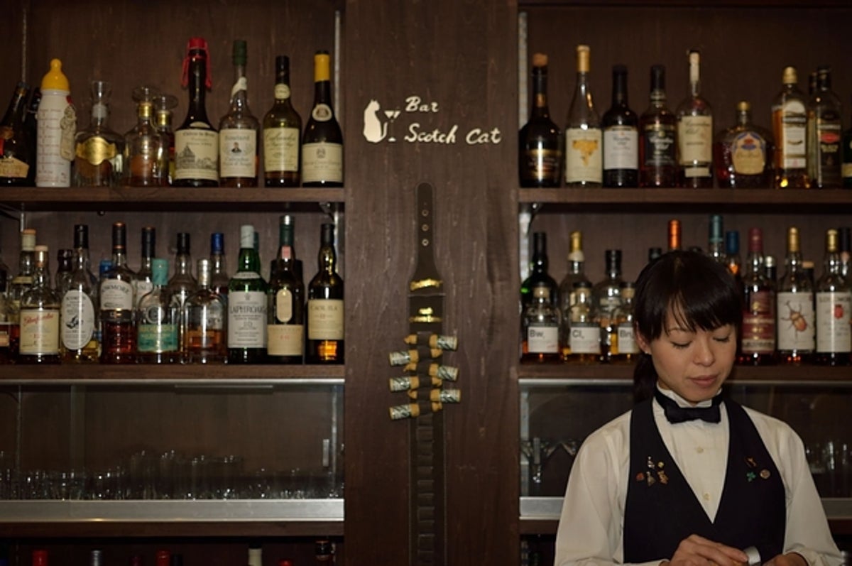 バーは 婚活スポット ではない 婚活サイトに無断掲載されたオーナーは憤る