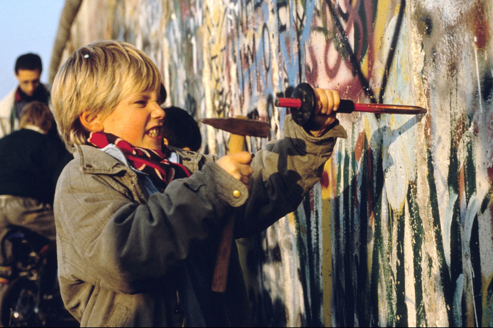 Here's How People Celebrated The Fall Of The Berlin Wall