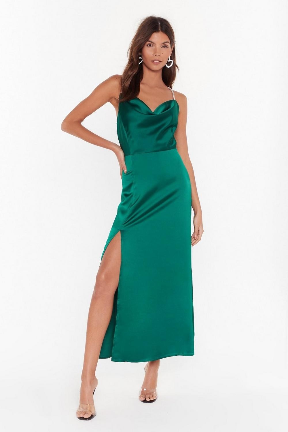 38 Gorgeous (And Inexpensive) Dresses To Wear To A Fall Wedding