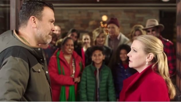 melissa joan hart and Ricardo Antonio Chavira staring lovingly  at each other