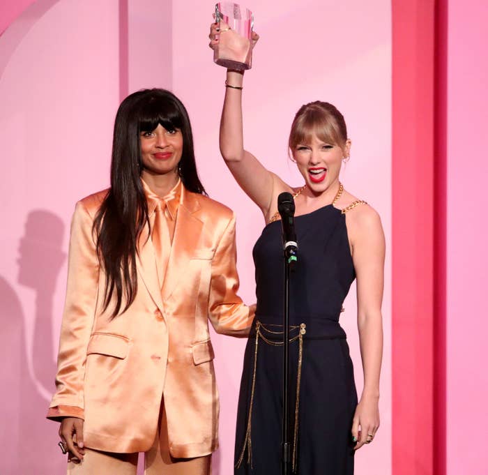 Watch Taylor Swifts Powerful Woman Of The Decade Speech