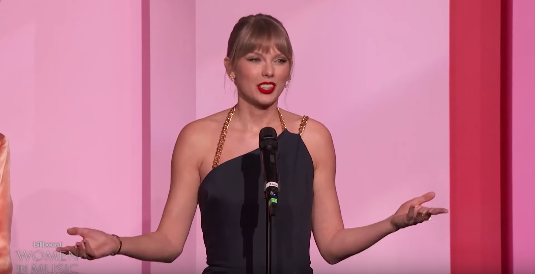 Watch Taylor Swifts Powerful Woman Of The Decade Speech