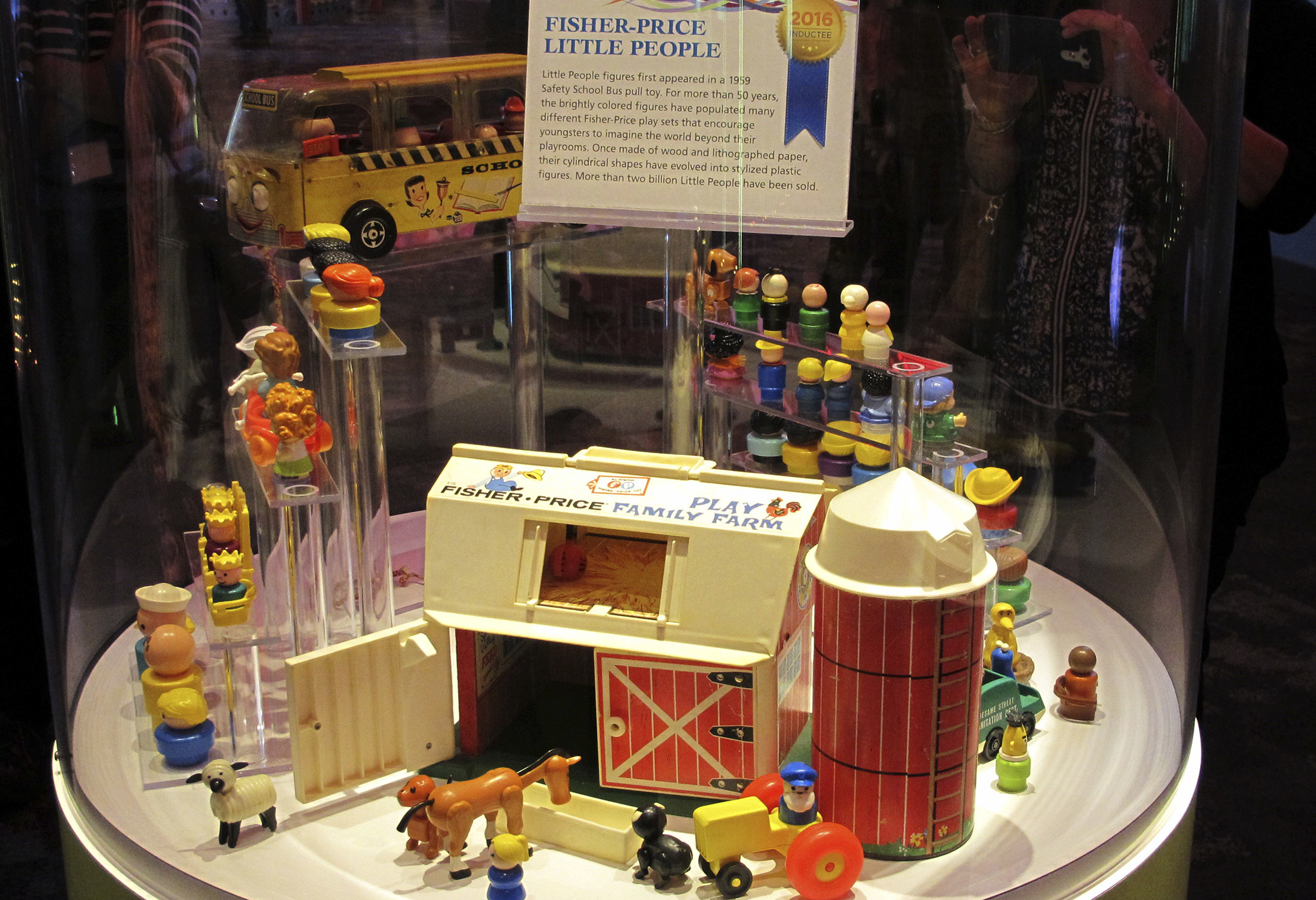 30 Of The Most Iconic Toys In History