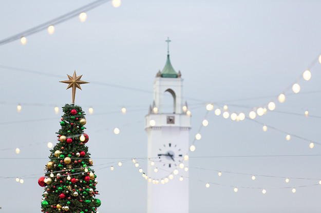 Lmu Christmas Tree Lighting 2022 Loyola Marymount University On Buzzfeed