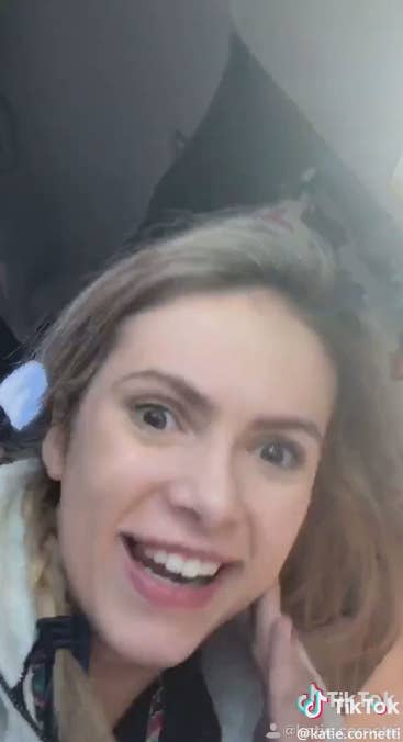 VIRAL Video Remaja Mainan TikTok saat Sedang Alami VIRAL Video Remaja Mainan TikTok saat Sedang Alami