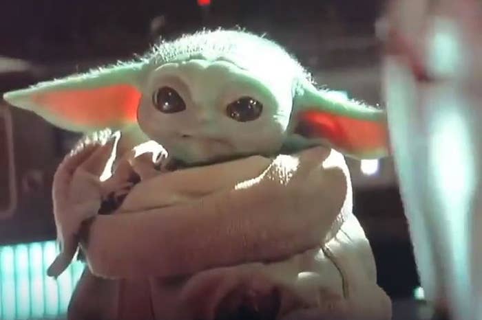 Laura Dern, maravilhosa, diz ter visto o Baby Yoda num jogo de