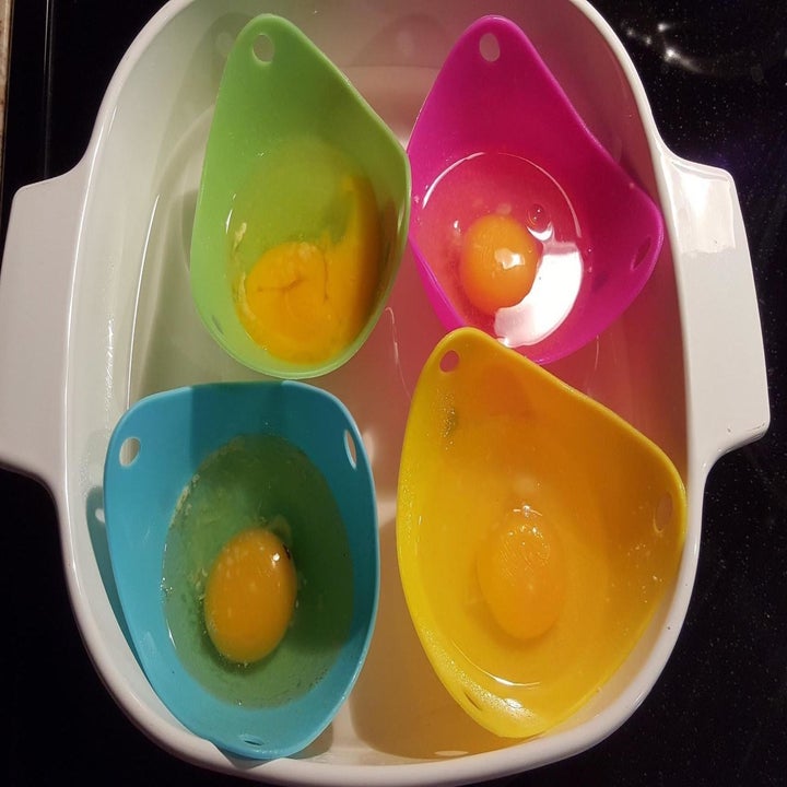 Reviewer uncooked eggs in silicone cup