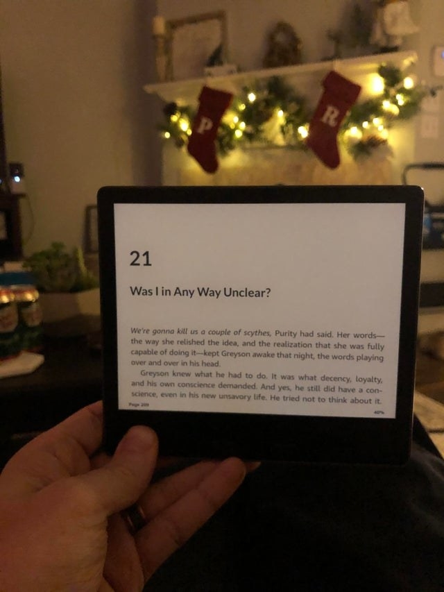 The best way to hold a paperwhite without getting a hand cramp? 2 popsockets!  : r/kindle