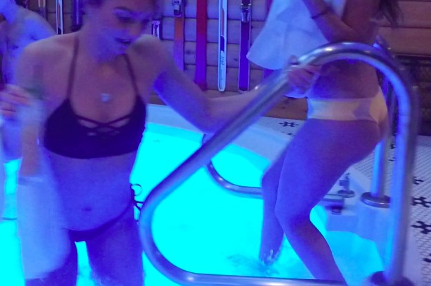Theres A Hidden Jacuzzi Bar In Chicago And You Should Check It